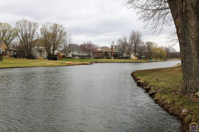 2901 West Lake Dr, Emporia, KS 66801