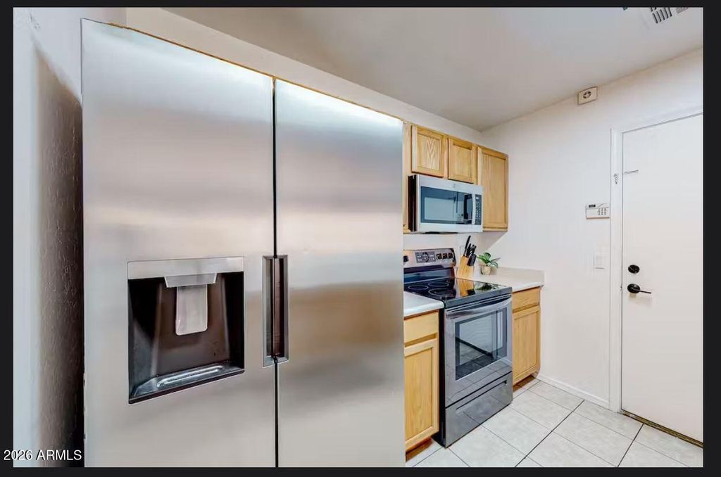 16592 W POST Drive, Surprise, AZ 85388 — photo 2