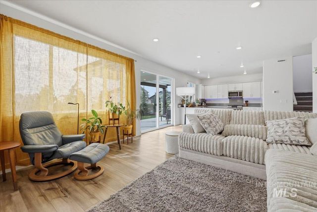 11195 Maroon Bells Dr, Caldwell, ID 83605