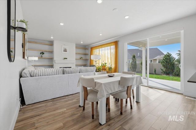 11195 Maroon Bells Dr, Caldwell, ID 83605