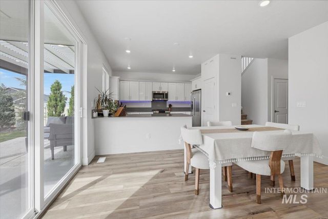 11195 Maroon Bells Dr, Caldwell, ID 83605