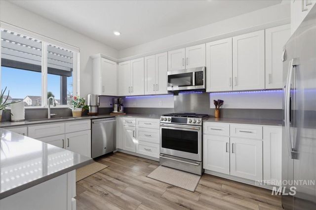 11195 Maroon Bells Dr, Caldwell, ID 83605