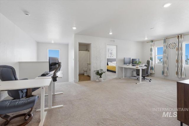 11195 Maroon Bells Dr, Caldwell, ID 83605