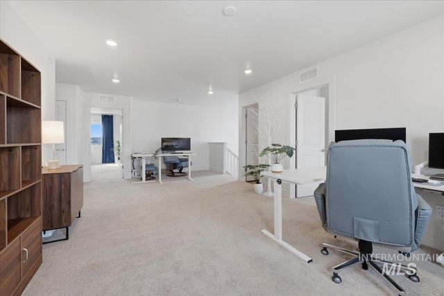 11195 Maroon Bells Dr, Caldwell, ID 83605