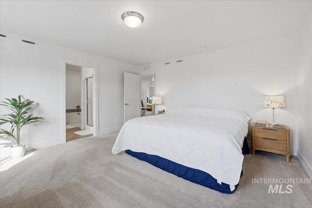 11195 Maroon Bells Dr, Caldwell, ID 83605