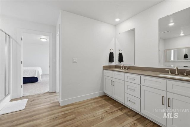 11195 Maroon Bells Dr, Caldwell, ID 83605