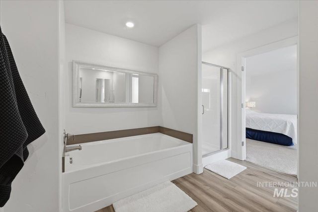 11195 Maroon Bells Dr, Caldwell, ID 83605