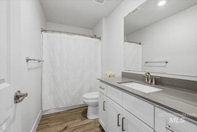 11195 Maroon Bells Dr, Caldwell, ID 83605