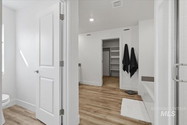 11195 Maroon Bells Dr, Caldwell, ID 83605