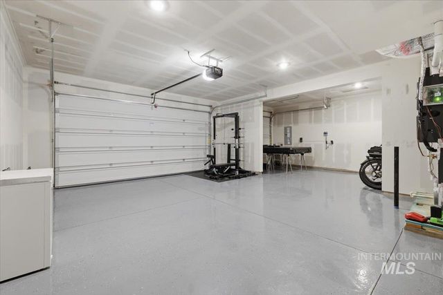 11195 Maroon Bells Dr, Caldwell, ID 83605