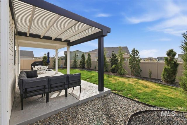 11195 Maroon Bells Dr, Caldwell, ID 83605