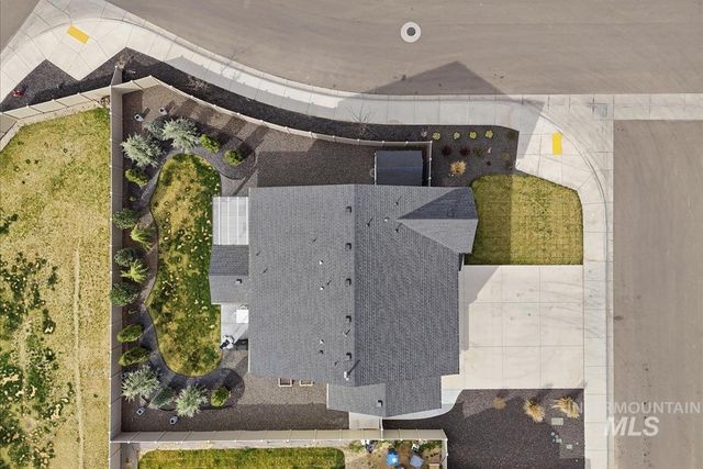 11195 Maroon Bells Dr, Caldwell, ID 83605