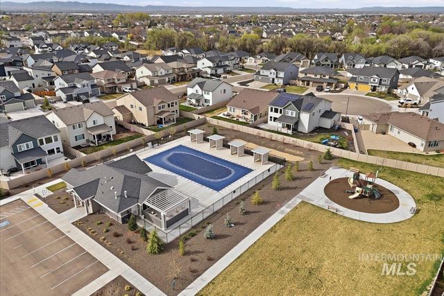 11195 Maroon Bells Dr, Caldwell, ID 83605