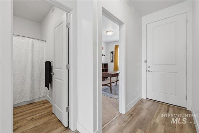 11195 Maroon Bells Dr, Caldwell, ID 83605