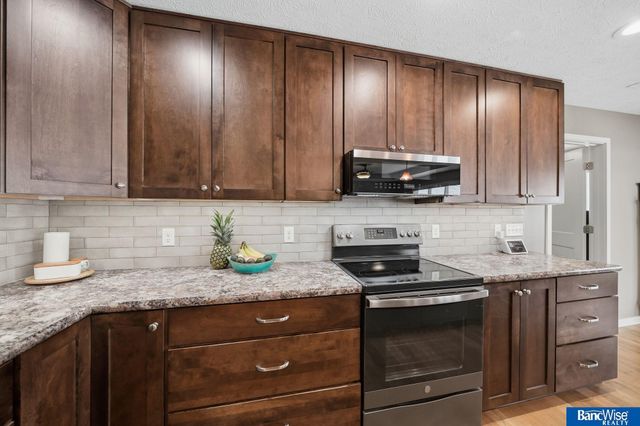 3307 N 94th Street, Lincoln, NE 68507