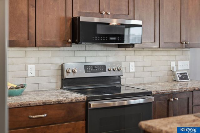 3307 N 94th Street, Lincoln, NE 68507