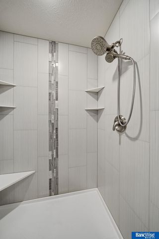 3307 N 94th Street, Lincoln, NE 68507