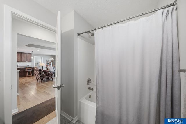 3307 N 94th Street, Lincoln, NE 68507