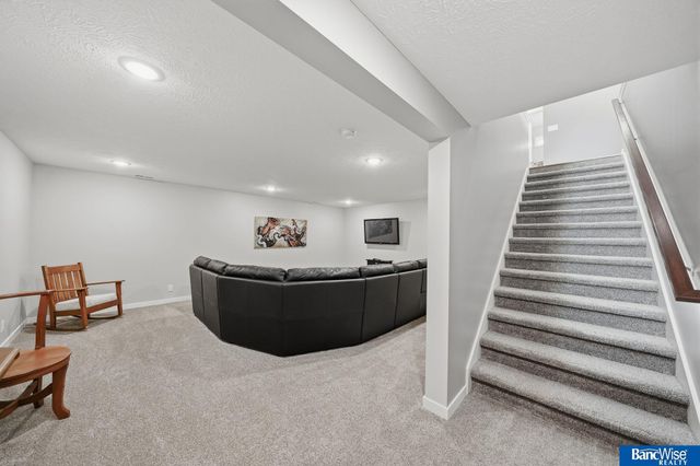 3307 N 94th Street, Lincoln, NE 68507