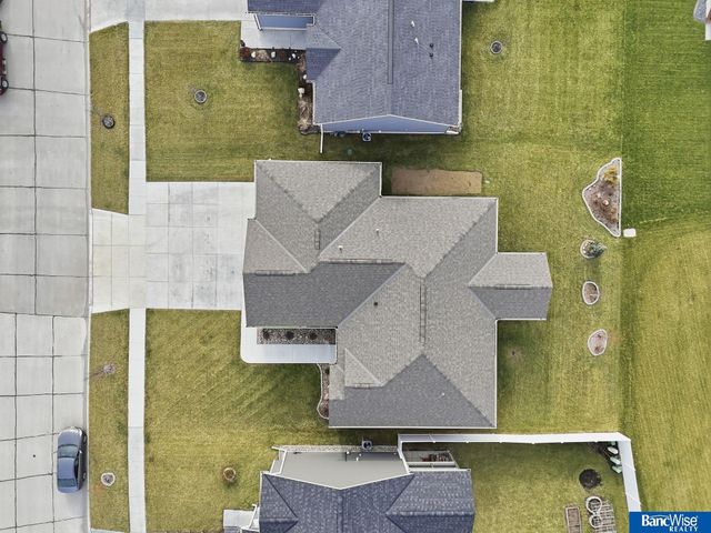 3307 N 94th Street, Lincoln, NE 68507