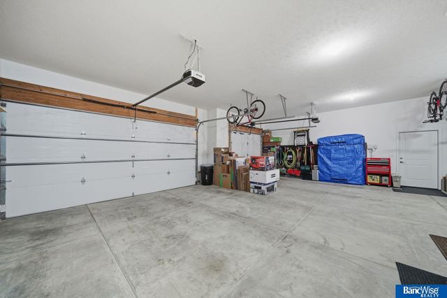 3307 N 94th Street, Lincoln, NE 68507