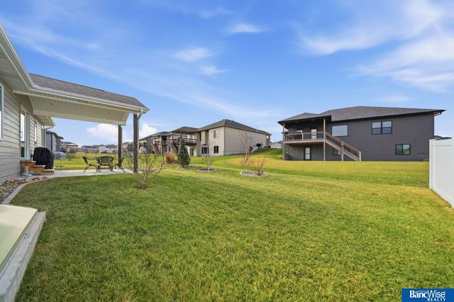 3307 N 94th Street, Lincoln, NE 68507