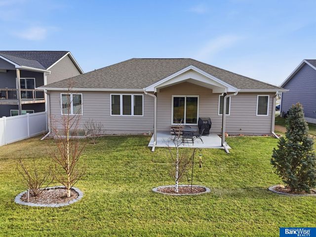 3307 N 94th Street, Lincoln, NE 68507