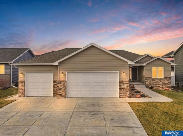 3307 N 94th Street, Lincoln, NE 68507