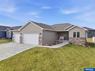 3307 N 94th Street, Lincoln, NE 68507