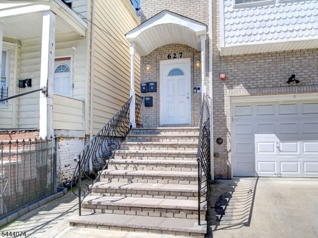 627 Hunterdon St, Newark City, NJ 07108