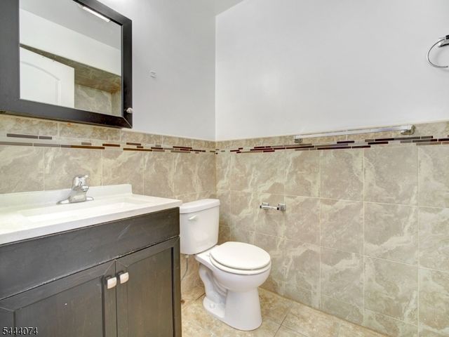 627 Hunterdon St, Newark City, NJ 07108