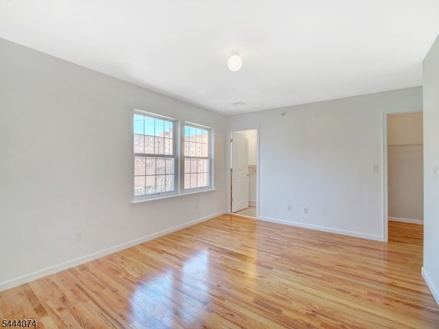 627 Hunterdon St, Newark City, NJ 07108
