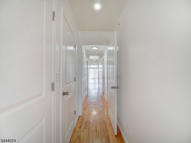627 Hunterdon St, Newark City, NJ 07108