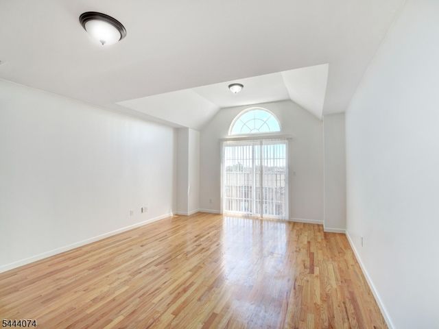 627 Hunterdon St, Newark City, NJ 07108