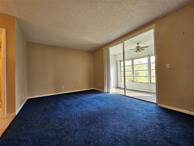6700 Royal Palm Boulevard 112d, Margate, FL 33063
