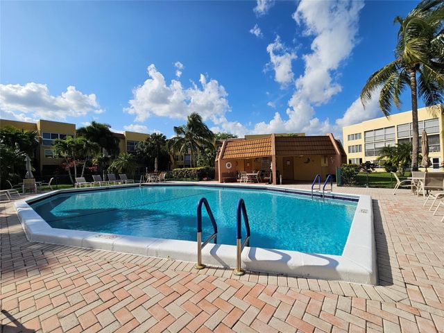 6700 Royal Palm Boulevard 112d, Margate, FL 33063