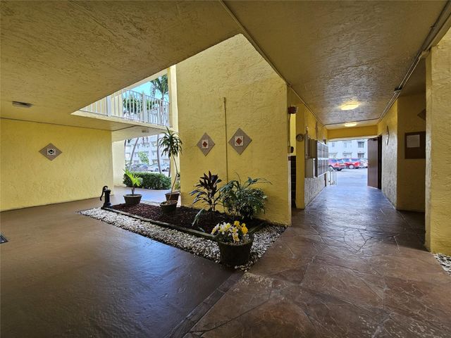 6700 Royal Palm Boulevard 112d, Margate, FL 33063