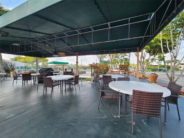 6700 Royal Palm Boulevard 112d, Margate, FL 33063