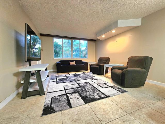 6700 Royal Palm Boulevard 112d, Margate, FL 33063