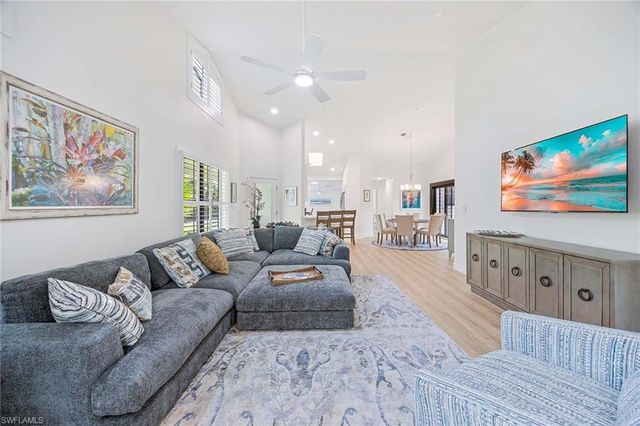 571 Park Shore DR G6, Naples, FL 34103