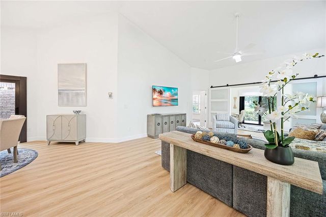 571 Park Shore DR G6, Naples, FL 34103
