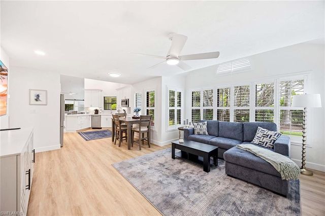 571 Park Shore DR G6, Naples, FL 34103