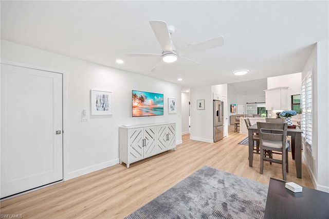 571 Park Shore DR G6, Naples, FL 34103