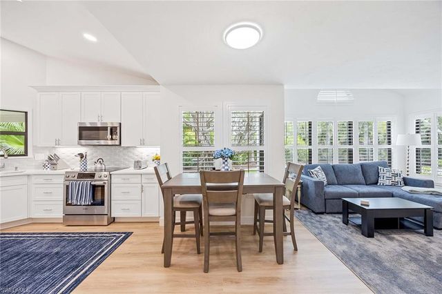 571 Park Shore DR G6, Naples, FL 34103