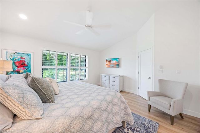 571 Park Shore DR G6, Naples, FL 34103
