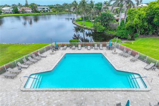 571 Park Shore DR G6, Naples, FL 34103