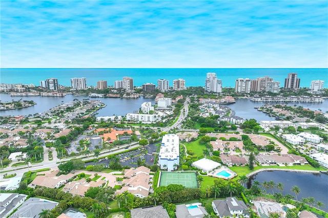 571 Park Shore DR G6, Naples, FL 34103