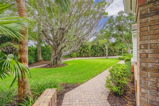571 Park Shore DR G6, Naples, FL 34103