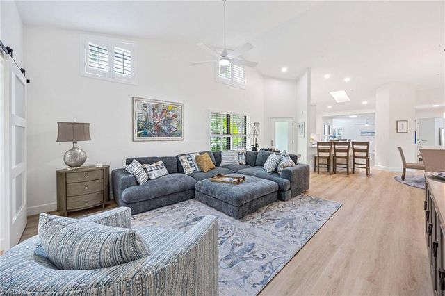 571 Park Shore DR G6, Naples, FL 34103