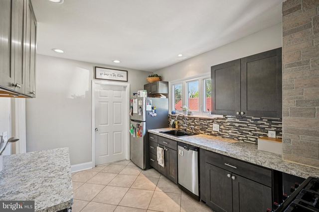 112 W RAILROAD AVE, Blackwood, NJ 08012